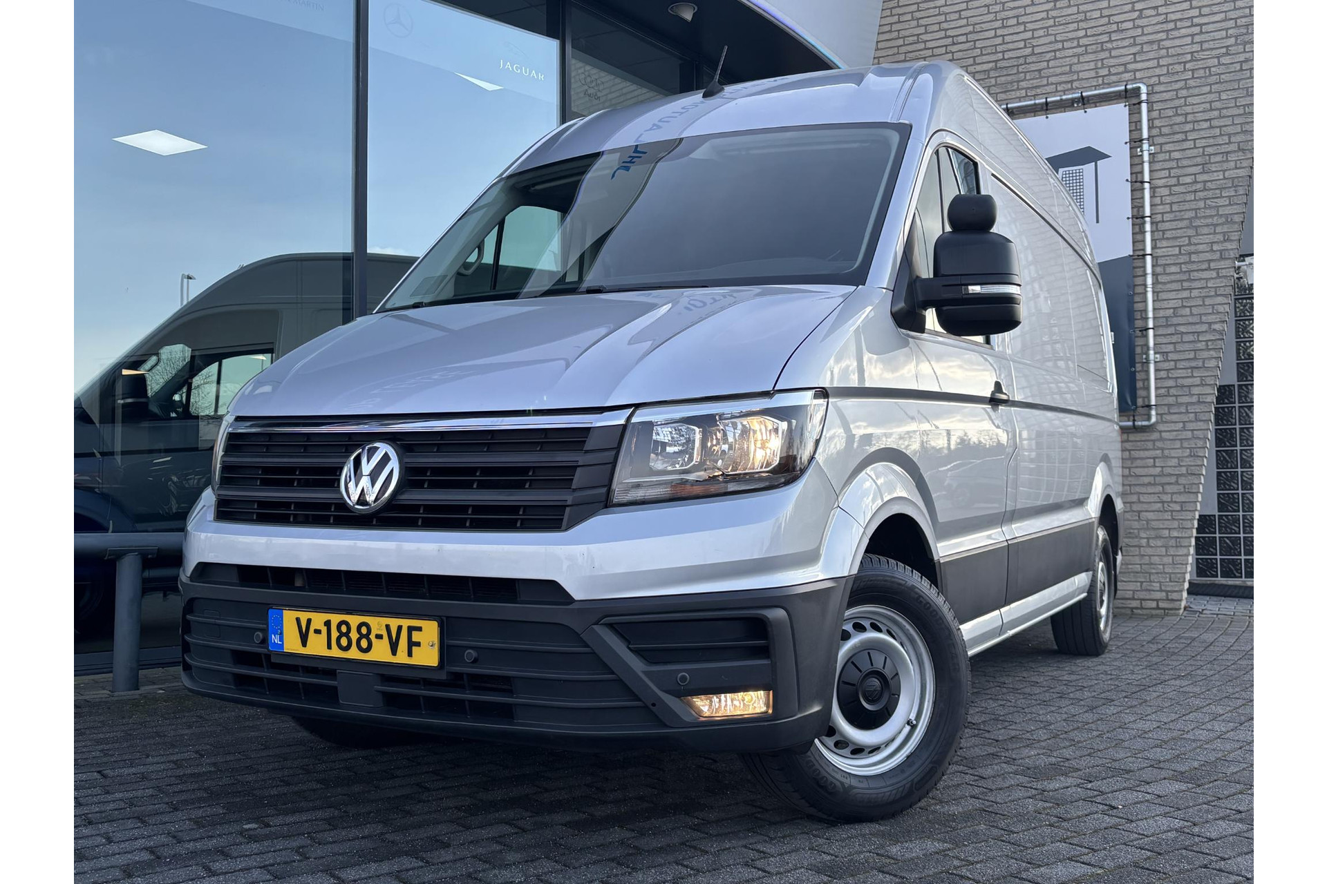 Volkswagen Crafter 35 2.0 TDI L3H3*A/C*CRUISE*NAV*HAAK*CAMERA*3500KG*